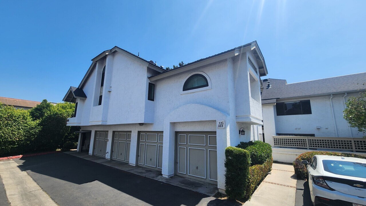 532 1/2 Via De La Valle in Del Mar, CA - Building Photo