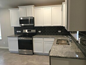 914 Pumpkin Ridge in New Braunfels, TX - Building Photo - Building Photo