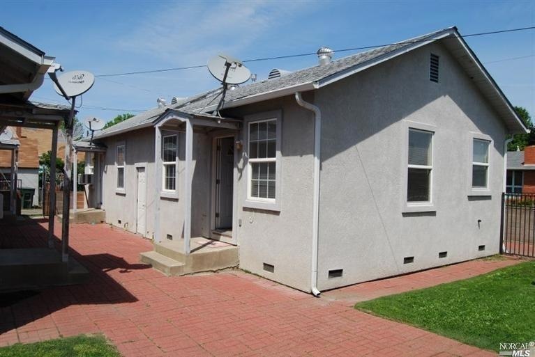 148 N 3rd St, Unit B in Rio Vista, CA - Building Photo