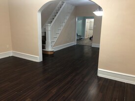 56 Kent Ln in Wilkes-Barre, PA - Building Photo
