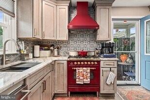 1910 Parker Ave in Holmes, PA - Building Photo