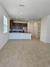 9863 Walkway Dr in Orlando, FL - Building Photo - Building Photo