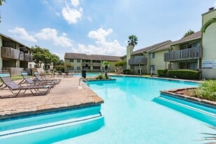 The Landing at Westchase in Houston, TX - Building Photo