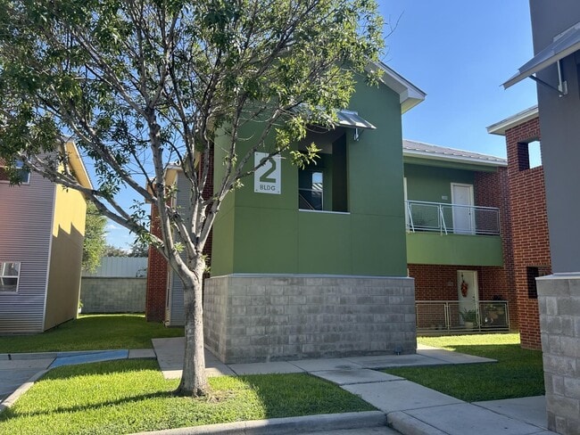 501 Shiloh Dr in Laredo, TX - Building Photo - Building Photo
