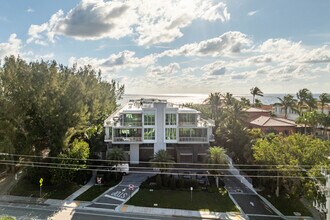 1625 S Ocean Blvd in Delray Beach, FL - Foto de edificio - Building Photo