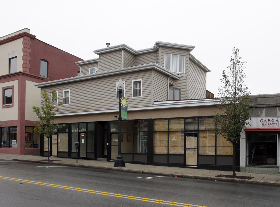 359 S Main St in Fall River, MA - Building Photo