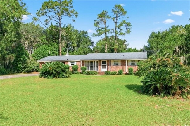 704 Fort King George Dr in Darien, GA - Building Photo - Building Photo