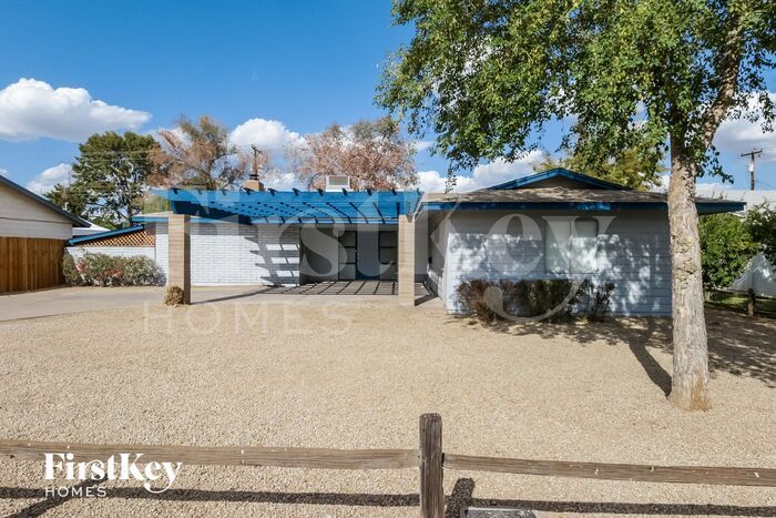 328 E Balboa Dr in Tempe, AZ - Building Photo
