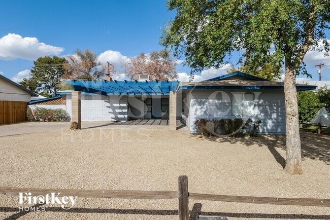 property at 328 E Balboa Dr