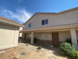 316 S 2450 E in Saint George, UT - Building Photo