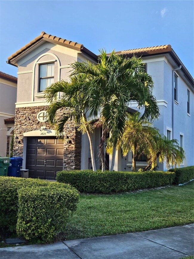 11625 NW 87th Ln in Doral, FL - Building Photo - Building Photo