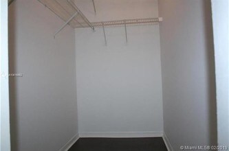 6245 SW Kendale Lakes Cir-Unit -202 in Miami, FL - Foto de edificio - Building Photo