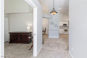 5502 Greenwood Cir in Naples, FL - Building Photo - Building Photo