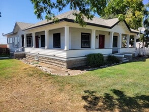 21145 Rd 68 in Tulare, CA - Building Photo - Building Photo