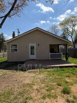 7810 E Rd in Pasadena, MD - Building Photo