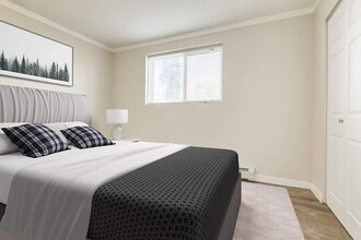 Kelly Apartments in Edmonton, AB - Building Photo - Building Photo