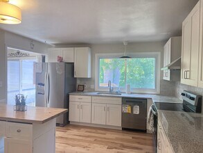 141 San Angelo Dr in Chesterfield, MO - Building Photo - Building Photo