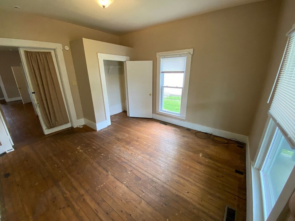 817 W North St in Muncie, IN - Building Photo