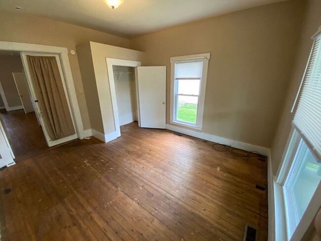property at 817 W North St