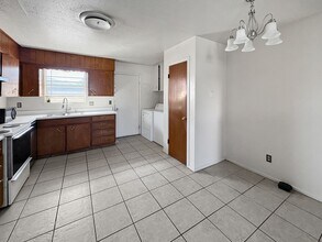 513-517 E Sunset Cir in Hobbs, NM - Building Photo - Building Photo