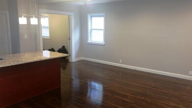 420 E Penn St in Long Beach, NY - Building Photo - Building Photo