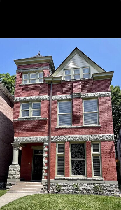 1309 S 1st St in Louisville, KY - Building Photo