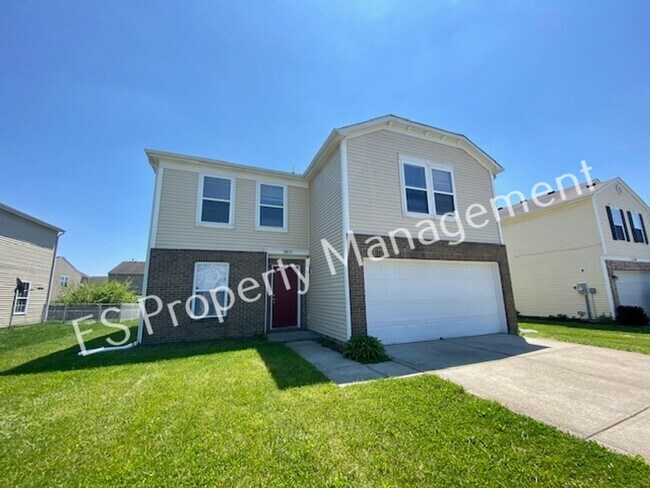 8415 Ash Grove Dr in Indianapolis, IN - Building Photo - Building Photo