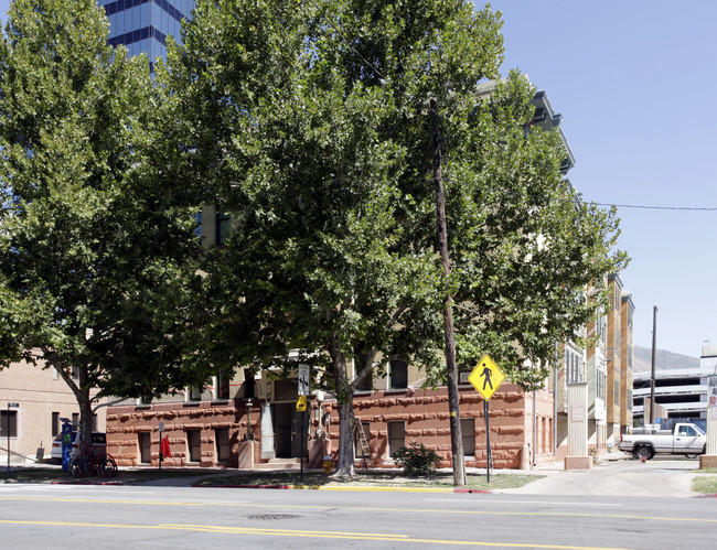 235 S 200 E in Salt Lake City, UT - Foto de edificio - Building Photo