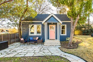 501 Terrace Dr in Austin, TX - Building Photo