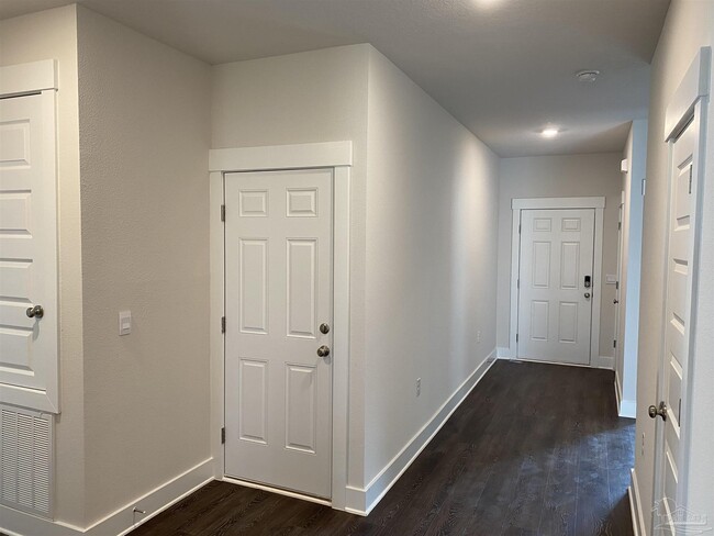 4066 Blaney Ln in Milton, FL - Building Photo - Building Photo