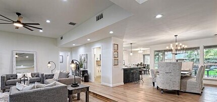 2205 Timberwood in Carrollton, TX - Building Photo - Building Photo