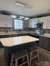 18506 Oakhurst Blvd in Cornelius, NC - Foto de edificio - Building Photo