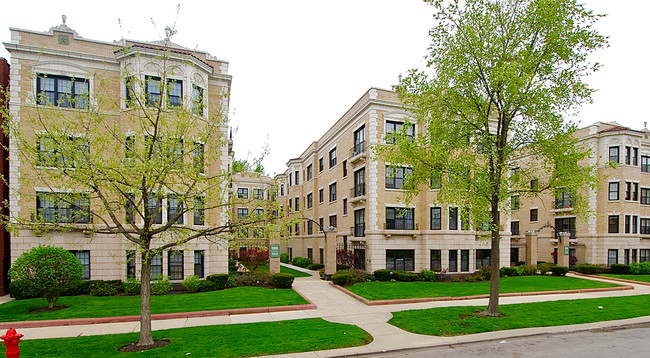 415-425 S. Taylor Ave. in Oak Park, IL - Building Photo - Building Photo