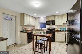 1830 9th St NW, Unit A in Washington, DC - Foto de edificio - Building Photo