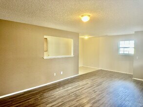 1909 Cypress Pl in Springdale, AR - Foto de edificio - Building Photo