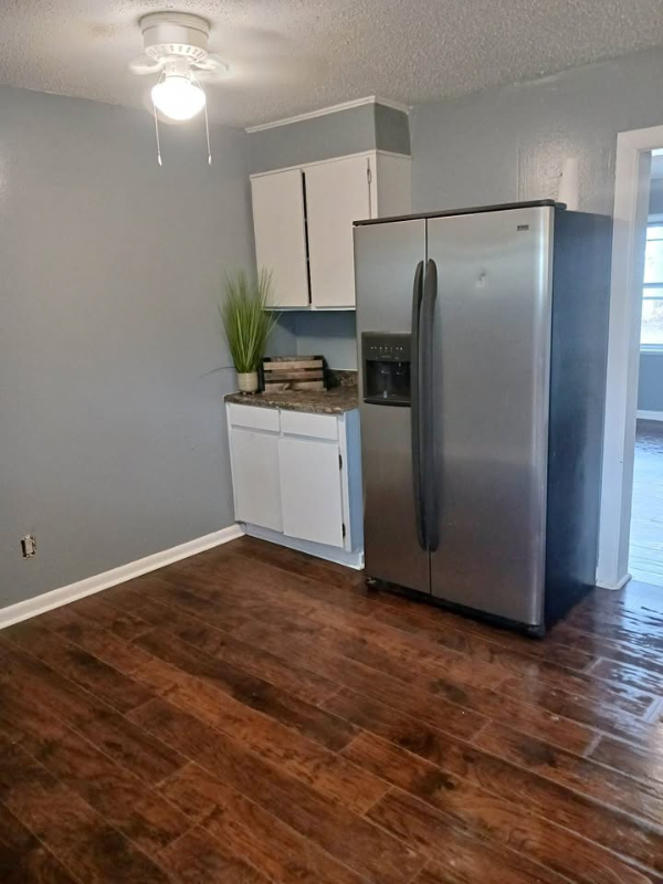 property at 106 S Davis St