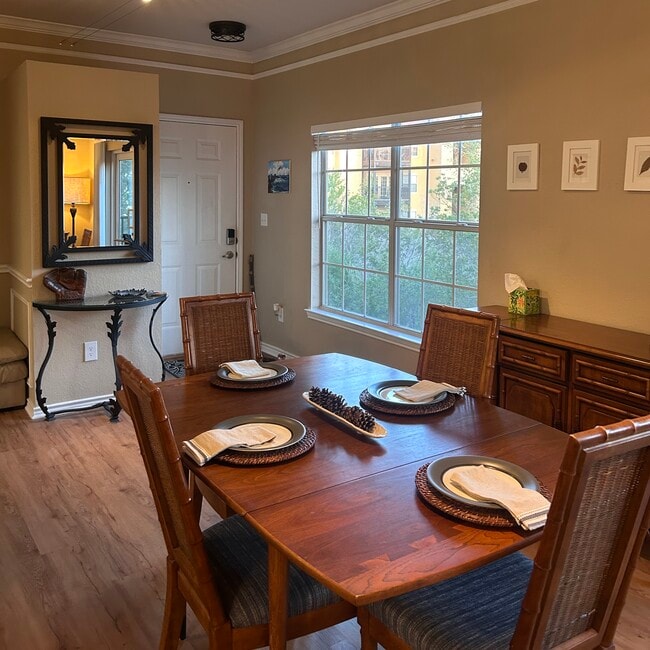 4310 Bayside Village Dr, Unit 201 in Tampa, FL - Foto de edificio - Building Photo