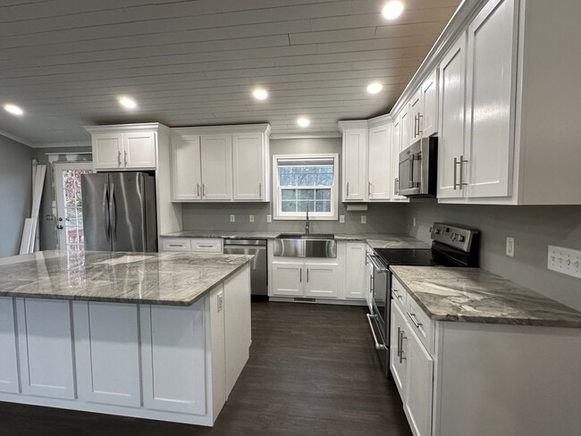 318 Webb Rd in Piney Flats, TN - Building Photo - Building Photo