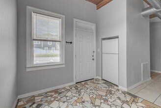 1827 Avenue O in Galveston, TX - Building Photo - Building Photo