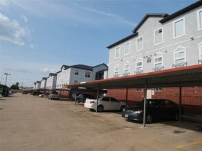 6289 Wilcrest Dr in Houston, TX - Building Photo - Building Photo