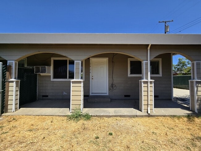 2824 Del Paso Blvd in Sacramento, CA - Building Photo - Building Photo