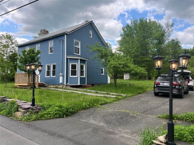 692 Burlingham Rd in Bloomingburg, NY - Building Photo - Building Photo