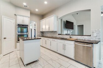 7006 Woodsprings Dr in Garland, TX - Building Photo - Building Photo