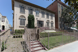 220 S Berendo St in Los Angeles, CA - Building Photo - Primary Photo