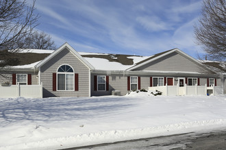 Plum Brook Villas West in Sandusky, OH - Building Photo - Building Photo