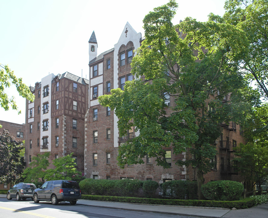 The Wellington in White Plains, NY - Foto de edificio