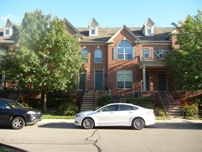 39471 Springwater Dr in Northville, MI - Building Photo - Building Photo