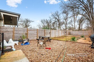 5104 Heflin Ln, Unit 2 in Austin, TX - Building Photo - Building Photo