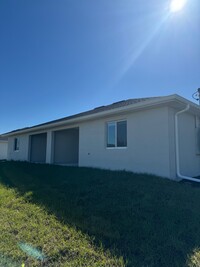 11136 Pendleton Ave in Englewood, FL - Building Photo - Building Photo