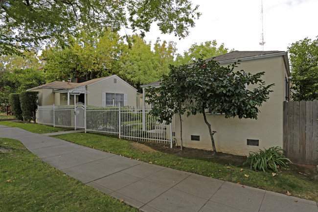 2217-2219 T St in Sacramento, CA - Building Photo - Building Photo